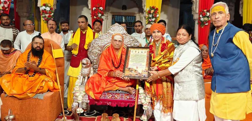 ಜನಪರ ಸೇವೆಗಳನ್ನು ಮುಕ್ತವಾಗಿ ಗುರುತಿಸಲು ಡಾ. ಚಂದ್ರಶೇಖರ ಶಿವಾಚಾರ್ಯ ಭಗವತ್ಪಾದರು ಕರೆ