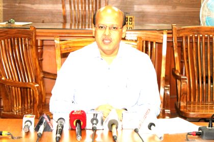 ಆರ್‌ಸೆಟಿ ಪ್ರಗತಿ ಪರಿಶೀಲನಾ ಸಭೆ —- ಕಿನ್ನಾಳ ಕಲೆಯಂತಹ ವಿಷಯಗಳ ಕುರಿತು ಹೆಚ್ಚು ಹೆಚ್ಚು ತರಬೇತಿಗಳನ್ನು ನೀಡಿ: ಜಿಲ್ಲಾಧಿಕಾರಿ ಡಾ. ಸುರೇಶ್ ಬಿ.ಇಟ್ನಾಳ —————–