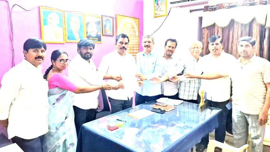 ಬಸವಣ್ಣ, ಅಕ್ಕಮಹಾದೇವಿಗೆ ಅವಮಾನ ಖಂಡಿಸಿ ದೂರು ಬಸವಣ್ಣ, ಅಕ್ಕಮಹಾದೇವಿಗೆ ಅವಮಾನ ಖಂಡಿಸಿ ದೂರು