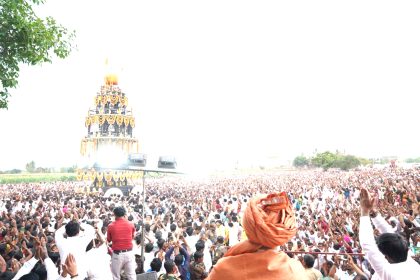ಅಗ್ನಿ ಹಾಯ್ದ ಮುರುಘರಾಜೇಂದ್ರ ಶ್ರೀ. ಸಿದ್ದಲಿಂಗೇಶ್ವರರ ಭವ್ಯ ರಥೋತ್ಸವ ಸಂಭ್ರಮ.
