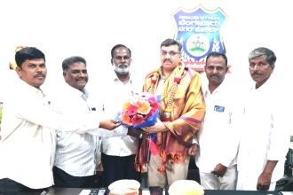 ರಾಷ್ಟ್ರಪತಿ ಪದಕ ವಿಜೇತ ಡಿಸಿಪಿ ರಾಜ ಇಮಾಮ್ ಗೆ  ಪಿಂಜಾರ್ /ನದಾಫ್ ಸಂಘದಿಂದ ಸನ್ಮಾನ