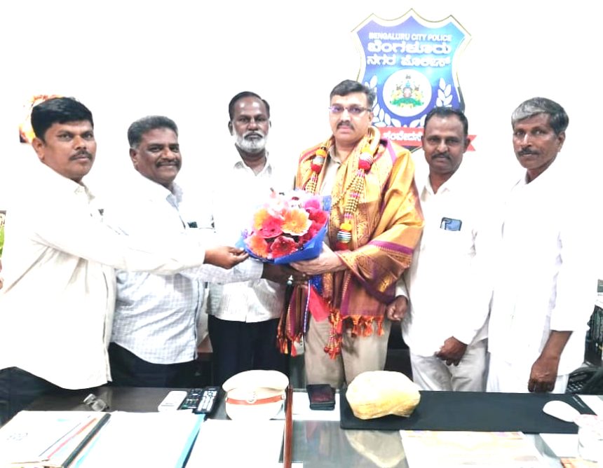 ರಾಷ್ಟ್ರಪತಿ ಪದಕ ವಿಜೇತ ಡಿಸಿಪಿ ರಾಜ ಇಮಾಮ್ ಗೆ  ಪಿಂಜಾರ್ /ನದಾಫ್ ಸಂಘದಿಂದ ಸನ್ಮಾನ