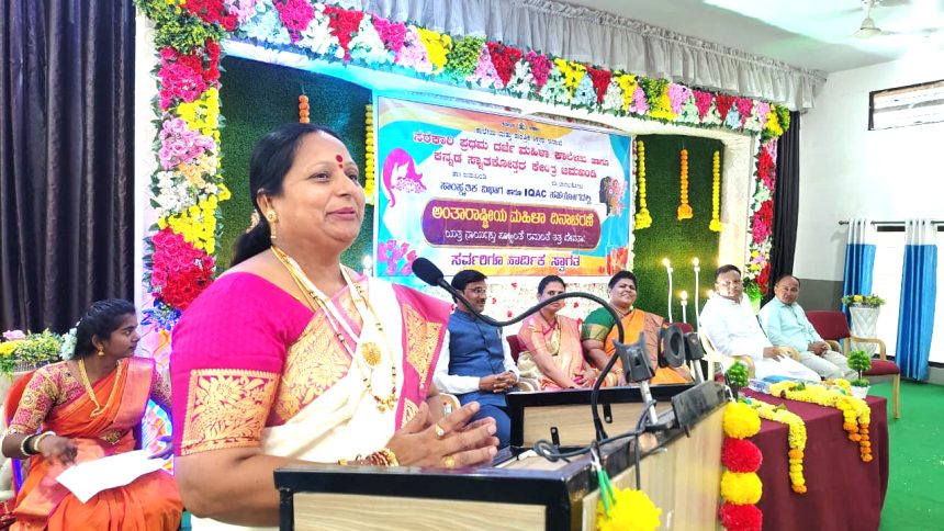 ಸತತ ಪರಿಶ್ರಮ ದಿಂದ ಉನ್ನತ ಗುರಿಮುಟ್ಟಲು ಸಾಧ್ಯ – ಡಾ.ಸುನಂದಾ ಶಿರೂರ್ ಸತತ ಪರಿಶ್ರಮ ದಿಂದ ಉನ್ನತ ಗುರಿಮುಟ್ಟಲು ಸಾಧ್ಯ – ಡಾ.ಸುನಂದಾ ಶಿರೂರ್