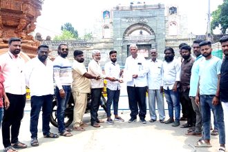 ಹಿಂದೂ ವೀರಶೈವ ಲಿಂಗಾಯತ ಯುವ ವೇದಿಕೆಯಿಂದ ಜಾತ್ರಾ ಮಹೋತ್ಸವ ಅಧ್ಯಕ್ಷರಿಗೆ ಮನವಿ. ಸ್ಥಳೀಯ ವ್ಯಾಪಾರಸ್ಥರಿಗೆ ಅವಕಾಶ ಕಲ್ಪಿಸಬೇಕು | ಜಾತ್ರಾ ಮಹೋತ್ಸವ ೭ ದಿನಕ್ಕೆ ಸೀಮಿತಗೊಳ್ಳಿಸಲು ಒತ್ತಾಯ.