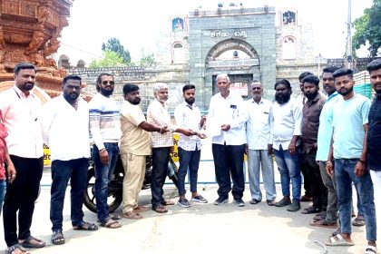 ಹಿಂದೂ ವೀರಶೈವ ಲಿಂಗಾಯತ ಯುವ ವೇದಿಕೆಯಿಂದ ಜಾತ್ರಾ ಮಹೋತ್ಸವ ಅಧ್ಯಕ್ಷರಿಗೆ ಮನವಿ. ಸ್ಥಳೀಯ ವ್ಯಾಪಾರಸ್ಥರಿಗೆ ಅವಕಾಶ ಕಲ್ಪಿಸಬೇಕು | ಜಾತ್ರಾ ಮಹೋತ್ಸವ ೭ ದಿನಕ್ಕೆ ಸೀಮಿತಗೊಳ್ಳಿಸಲು ಒತ್ತಾಯ.