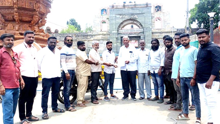 ಸ್ಥಳೀಯ ವ್ಯಾಪಾರಸ್ಥರಿಗೆ ಅವಕಾಶ ಕಲ್ಪಿಸಬೇಕು – ಜಾತ್ರಾ ಮಹೋತ್ಸವ ೭ ದಿನಕ್ಕೆ ಸೀಮಿತಗೊಳ್ಳಿಸಲು ಒತ್ತಾಯ ಸ್ಥಳೀಯ ವ್ಯಾಪಾರಸ್ಥರಿಗೆ ಅವಕಾಶ ಕಲ್ಪಿಸಬೇಕು – ಜಾತ್ರಾ ಮಹೋತ್ಸವ ೭ ದಿನಕ್ಕೆ ಸೀಮಿತಗೊಳ್ಳಿಸಲು ಒತ್ತಾಯ