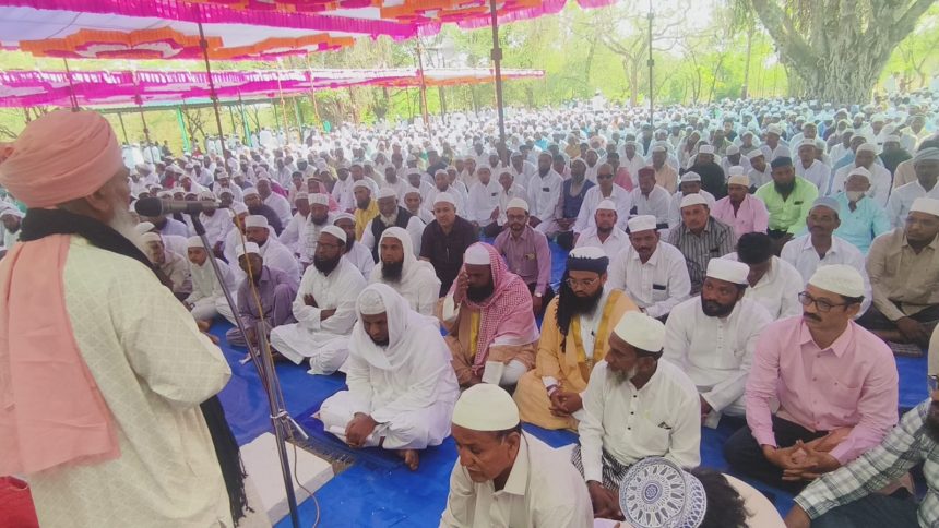 ಮೂಡಲಗಿ : ಸಡಗರ ಸಂಭ್ರಮದ ರಂಜಾನ್ ಆಚರಣೆ ಮೂಡಲಗಿ : ಸಡಗರ ಸಂಭ್ರಮದ ರಂಜಾನ್ ಆಚರಣೆ