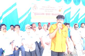 ಒಳ ಮೀಸಲಾತಿ ಜಾರಿಗೆ ಆಗ್ರಹಿಸಿ  ಕಪ್ಪು ಪಟ್ಟಿ ಧರಸಿ ಪ್ರತಿಭಟನಾ ಧರಣಿ 