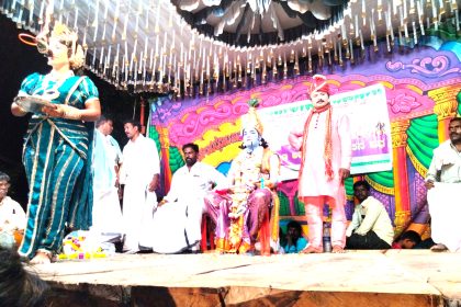 ತೆಕ್ಕಲಕೋಟೆ ಕಾಡು ಸಿದ್ದೇಶ್ವರ ಜಾತ್ರೆ ; ವೀರಭದ್ರೇಶ್ವರ ಕಲಾವಿದರ  ಸಂಘದಿಂದ ಬಯಲಾಟ ಪ್ರದರ್ಶನ 