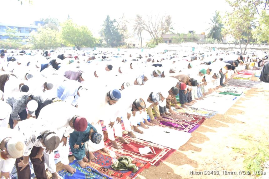 ಸುಃಖ, ಶಾಂತಿ, ಸಂಪತ್ತು, ನೆಮ್ಮದಿ ನೀಡುವ ಮೂಲಕ ದೇಶದಲ್ಲಿ ಎಲ್ಲಾರೂ ಸೌಹಾರ್ದತೆ,ಯಿಂದ ಭಾಳಬೇಕಿದೆ. :: ಹೆಚ್.ಎನ್. ಮೊಹಮ್ಮದ ಇಮಾಮ್ ನಿಯಾಜಿ ಸುಃಖ, ಶಾಂತಿ, ಸಂಪತ್ತು, ನೆಮ್ಮದಿ ನೀಡುವ ಮೂಲಕ ದೇಶದಲ್ಲಿ ಎಲ್ಲಾರೂ ಸೌಹಾರ್ದತೆ,ಯಿಂದ ಭಾಳಬೇಕಿದೆ. :: ಹೆಚ್.ಎನ್. ಮೊಹಮ್ಮದ ಇಮಾಮ್ ನಿಯಾಜಿ