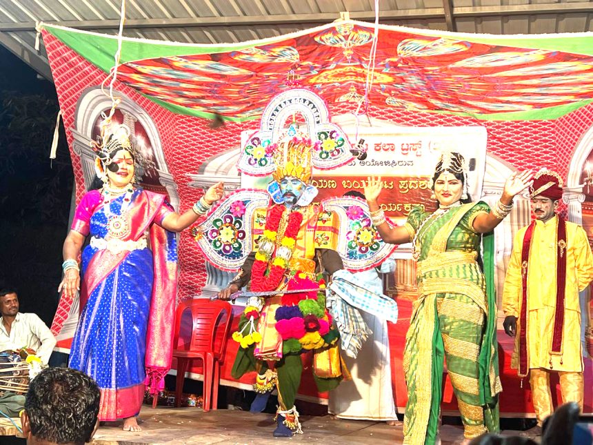 ಕರ್ಚೇಡು ಗ್ರಾಮದಲ್ಲಿ ರಾಮಾಯಣ ಬಯಲಾಟ ಅದ್ದೂರಿ ಪ್ರದರ್ಶನ