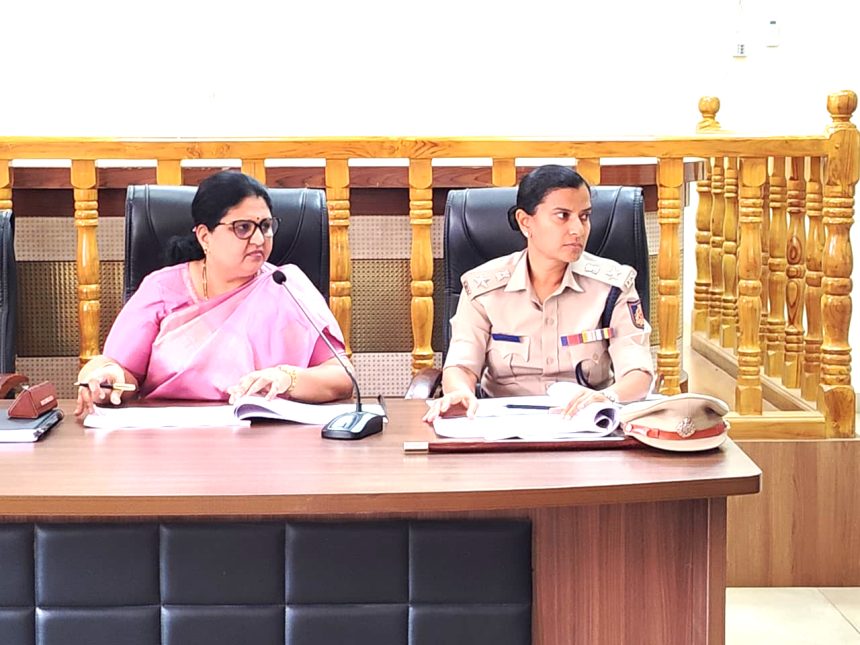 ದೌರ್ಜನ್ಯ ಪ್ರಕರಣಗಳಲ್ಲಿ ನೊಂದ 15 ಸಂತ್ರಸ್ತರಿಗೆ 26,55,000 ಪರಿಹಾರ : ಜಿಲ್ಲಾಧಿಕಾರಿ ಕವಿತಾ ಎಸ್ ಮನ್ನಿಕೇರಿ ದೌರ್ಜನ್ಯ ಪ್ರಕರಣಗಳಲ್ಲಿ ನೊಂದ 15 ಸಂತ್ರಸ್ತರಿಗೆ 26,55,000 ಪರಿಹಾರ : ಜಿಲ್ಲಾಧಿಕಾರಿ ಕವಿತಾ ಎಸ್ ಮನ್ನಿಕೇರಿ