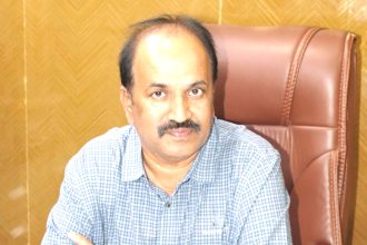 ಹೆಚ್ಚುತ್ತಿರುವ ಬಿಸಿಲಿನ ತಾಪ: ಸಾರ್ವಜನಿಕರು ಜಾಗೃತಿ ವಹಿಸಲು ಡಿಹೆಚ್‌ಓ ಡಾ.ಯಲ್ಲಾ ರಮೇಶ್ ಬಾಬು ಮನವಿ