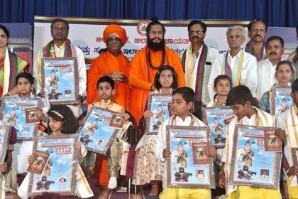 ಧರ್ಮದ ಬಗ್ಗೆ ಮಾತನಾಡಿದರೆ ಸಾಲದು ಆಚರಣೆಯಲ್ಲಿ ಇರಬೇಕು: ಚೆನ್ನವೀರ ಶ್ರೀ