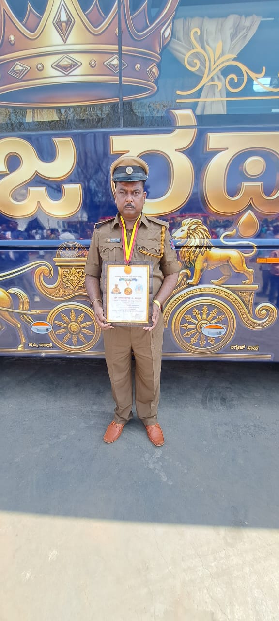 ಅಪಘಾತ ರಹಿತ ಬಸ್ ಚಾಲನೆ : ಬಸವಂತರಾವ ಹುದ್ದಾರ ಅವರಿಗೆ ಬೆಳ್ಳಿ ಪದಕ