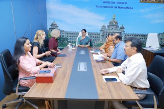 * *ಸಚಿವೆ ಲಕ್ಷ್ಮೀ ಹೆಬ್ಬಾಳಕರ್ ಅವರನ್ನು ಭೇಟಿಯಾದ ಆಸ್ಟ್ರೇಲಿಯಾ ನಿಯೋಗ*   * *ಅಕ್ಕಪಡೆ, ಗೃಹಲಕ್ಷ್ಮಿ, ಶಕ್ತಿ ಯೋಜನೆಗಳ ಮಾಹಿತಿ ಹಂಚಿಕೊಂಡ ಸಚಿವರು* 