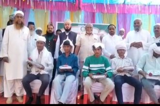 ರಂಜಾನ ತಿಂಗಳಿನಲ್ಲಿ ಮಕ್ಕಳಿಗೆ ಕುರಾಣ ವಿತರಿಸಿದ ಅರೇಬಿಕ್ ಶಾಲೆ.