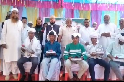 ರಂಜಾನ ತಿಂಗಳಿನಲ್ಲಿ ಮಕ್ಕಳಿಗೆ ಕುರಾಣ ವಿತರಿಸಿದ ಅರೇಬಿಕ್ ಶಾಲೆ.