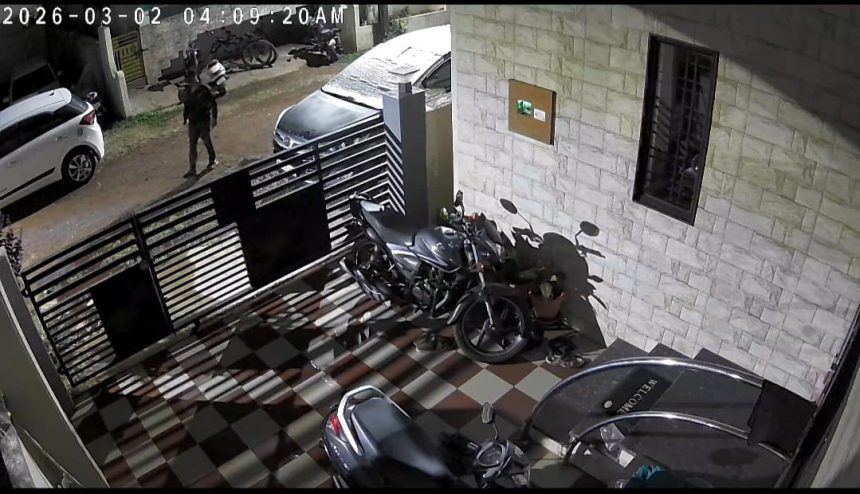 ಸಚಿವೆ ಹೆಬ್ಬಾಳ್ಕರ್ ಮನೆ ಸಮೀಪವೇ ಪೆಟ್ರೋಲ್ ಕಳ್ಳರ ಹಾವಳಿ ಲಾಂಗು ಮಚ್ಚು ಹಿಡಿದು ರಸ್ತೆಯಲ್ಲಿ ಅಟ್ಟಹಾಸ.‌