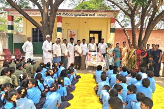 ಬಡವರ ಮನೆ ಬೆಳಗಲು ಶಾಲೆ ಉಳಿಸಿ 