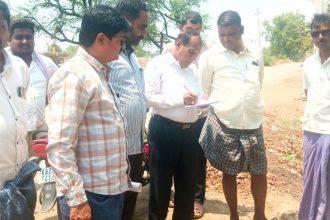 ಚವನಭಾವಿ: ಜೆಜಿಎಂ ಕಾಮಗಾರಿ ವೀಕ್ಷಣೆ – ಅಧಿಕಾರಿ ಮುಂದೆ ಗ್ರಾಮಸ್ಥರ ನೀರಿನ ಗೋಳು