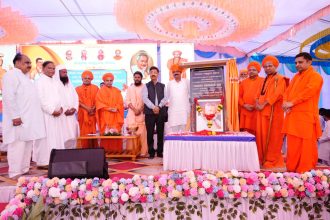 ಬದುಕಿನಲ್ಲಿ ಅಜ್ಞಾನ, ದಾರಿದ್ರ್ಯ,  ಬಡತನ ದೂರವಾಗಲು ಗುರು ಅತ್ಯವಶ್ಯಕ : ಡಾ. ತೋಂಟದ ಸಿದ್ಧರಾಮ ಮಹಾಸ್ವಾಮಿಗಳು