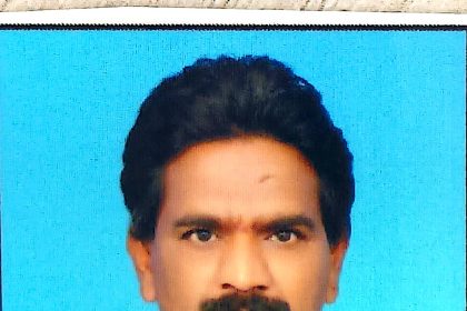 ಡಿ.ದೇವರಾಜ ಅರಸು ಹಿಂದುಳಿದ ವರ್ಗಗಳ ಅಭಿವೃದ್ಧಿ ನಿಗಮ: ಅರ್ಜಿ ಸಲ್ಲಿಕೆ ಅವಧಿ ವಿಸ್ತರಣೆPM (22 minutes ago) to hasiru  ಡಿ.ದೇವರಾಜ ಅರಸು ಹಿಂದುಳಿದ ವರ್ಗಗಳ ಅಭಿವೃದ್ಧಿ ನಿಗಮ: ಅರ್ಜಿ ಸಲ್ಲಿಕೆ ಅವಧಿ ವಿಸ್ತರಣೆ ಬಳ್ಳಾರಿ,ಮಾ11, ಜಿಲ್ಲಾ ಡಿ.ದೇವರಾಜ ಅರಸು ಹಿಂದುಳಿದ ವರ್ಗಗಳ ಅಭಿವೃದ್ಧಿ ನಿಗಮದಿಂದ 2025-26ನೇ ಸಾಲಿಗೆ ಆಹಾರ ವಾಹಿನಿ (ಆಹಾರ ಕಿಯೋಸ್ಕ್) ಯೋಜನೆಯಡಿ ಸಾಲ-ಸೌಲಭ್ಯ ಪಡೆಯಲು ಆನ್‌ಲೈನ್ ಮೂಲಕ ಈಗಾಗಲೇ ಅರ್ಜಿ ಆಹ್ವಾನಿಸಲಾಗಿದ್ದು, ಅರ್ಜಿ ಸಲ್ಲಿಕೆಯ ಅವಧಿಯನ್ನು ಮಾ.20 ರ ವರೆಗೆ ವಿಸ್ತರಿಸಲಾಗಿದೆ. ಆಹಾರ ವಾಹಿನಿ (ಆಹಾರ ಕಿಯೋಸ್ಕ್) ಯೋಜನೆಯಡಿ ಸ್ಥಳಾಂತರಿಸಬಹುದಾದ ತಿಂಡಿ ಮಳಿಗೆಗಳನ್ನು ನಾಲ್ಕು ಚಕ್ರಗಳ ಇವಿ-ಗೂಡ್ಸ್ ವಾಹನಗಳನ್ನು ಅಗತ್ಯಕ್ಕೆ ತಕ್ಕಂತೆ ನವೀಕರಿಸಿ ಫಲಾನುಭವಿಗಳಿಗೆ ವಿತರಿಸುವ ಯೋಜನೆಯಾಗಿದೆ. ನಿಗಮದಿಂದ ವಾಹನ ಖರೀದಿಗೆ ರೂ.03 ಲಕ್ಷಗಳ ಸಹಾಯಧನ ಬಿಡುಗಡೆ ಮಾಡಲಾಗುವುದು. ಉಳಿಕೆ ಮೊತ್ತವನ್ನು ಬ್ಯಾಂಕ್ ಗಳು, ಹಣಕಾಸು ಸಂಸ್ಥೆಗಳಿAದ ಸಾಲ ಪಡೆಯಬಹುದಾಗಿದೆ. ಬಳ್ಳಾರಿ ನಗರ ಕ್ಷೇತ್ರದ ಹಿಂದುಳಿದ ವರ್ಗಗಳ ಅಭ್ಯರ್ಥಿಗಳು ಮಾತ್ರ ಅರ್ಜಿ ಸಲ್ಲಿಸಬಹುದಾಗಿದೆ. ಸೌಲಭ್ಯ ಪಡೆಯ ಬಯಸುವವರು ಹಿಂದುಳಿದ ವರ್ಗಗಳ ಪ್ರವರ್ಗ-(2ಎ) ಗೆ ಸೇರಿದವರಾಗಿರಬೇಕು. ಕುಟುಂಬದ ವಾರ್ಷಿಕ ವರಮಾನ ರೂ.03 ಲಕ್ಷಗಳ ಒಳಗಿರಬೇಕು. ಅರ್ಜಿದಾರರ ವಯಸ್ಸು 21 ರಿಂದ 45 ವರ್ಷಗಳ ಒಳಗಿರಬೇಕು. ಈ ಮೇಲ್ಕಂಡ ಎಲ್ಲಾ ಯೋಜನೆಯು ವಿಶ್ವಕರ್ಮ, ಉಪ್ಪಾರ, ಅಂಬಿಗ, ಸವಿತಾ, ಮಡಿವಾಳ, ಅಲೆಮಾರಿ ಮತ್ತು ಅರೆ-ಅಲೆಮಾರಿ ಸಮುದಾಯ, ಒಕ್ಕಲಿಗ, ಲಿಂಗಾಯತ, ಕಾಡುಗೊಲ್ಲ, ಮರಾಠ ಮತ್ತು ಇದರ ಉಪಸಮುದಾಯಗಳು ಹೊರತುಪಡಿಸಿ ಹಿಂದುಳಿದ ವರ್ಗಗಳ ಪ್ರವರ್ಗ-1, 2ಎ, 3ಎ ಮತ್ತು 3ಬಿ ನಲ್ಲಿ ಉಳಿದ ಸಮುದಾಯಗಳಿಗೆ ಅನ್ವಯವಾಗಲಿದೆ. ಅರ್ಜಿ ಸಲ್ಲಿಸುವಾಗ ಅರ್ಜಿದಾರರು ಆಧಾರ್ ಜೋಡಣೆಯಾದ ಹಾಗೂ ಚಾಲ್ತಿಯಲ್ಲಿರುವ ಬ್ಯಾಂಕ್ ಖಾತೆ ಹೊಂದಿರಬೇಕು. ಆಧಾರ್ ಕಾರ್ಡ್ನಲ್ಲಿರುವಂತೆ ಅರ್ಜಿದಾರರ ಹೆಸರು (ಶ್ರೀ/ಶ್ರೀಮತಿ ಕುಮಾರಿ ಮುಂತಾದ ಮಾಹಿತಿಗಳೆಲ್ಲವು) ಇತರೆ ದಾಖಲಾತಿಗಳಾದ ಜಾತಿ ಮತ್ತು ಆದಾಯ ಪ್ರಮಾಣ ಪತ್ರ, ಬ್ಯಾಂಕ್ ಪಾಸ್ ಪುಸ್ತಕದಲ್ಲಿಯೂ ಇದ್ದು ಹೊಂದಾಣಿಕೆಯಾಗಬೇಕು. ಒAದು ಬಾರಿ ನಿಗಮದ ಯಾವುದಾದರೂ ಯೋಜನೆಯಲ್ಲಿ ಪ್ರಯೋಜನ ಪಡೆದಿದ್ದಲ್ಲಿ ಅಂತಹವರು ಹಾಗೂ ಅವರ ಕುಟುಂಬದವರು ಮತ್ತೊಮ್ಮೆ ಸೌಲಭ್ಯ ಕೋರಿ ಅರ್ಜಿ ಸಲ್ಲಿಸಲು ಅರ್ಹರಿರುವುದಿಲ್ಲ. ಅರ್ಜಿಗಳನ್ನು ಸೇವಾಸಿಂಧು ಪೋರ್ಟಲ್ http://sevasindhu.karnataka.gov.in ಮೂಲಕ ಗ್ರಾಮಒನ್, ಬೆಂಗಳೂರು ಒನ್ ಮತ್ತು ಕರ್ನಾಟಕ ಒನ್ ಸೇವಾ ಕೇಂದ್ರಗಳಲ್ಲಿ ಸಲ್ಲಿಸಬಹುದು. ಹೆಚ್ಚಿನ ಮಾಹಿತಿಗಾಗಿ ಬಳ್ಳಾರಿ ಜಿಲ್ಲೆಯ ಜಿಲ್ಲಾ ವ್ಯವಸ್ಥಾಪಕರು, ಡಿ.ದೇವರಾಜು ಅರಸು ಹಿಂದುಳಿದ ವರ್ಗಗಳ ಅಭಿವೃದ್ಧಿ ನಿಗಮ(ನಿ), ನೂತನ ಜಿಲ್ಲಾಡಳಿತ ಭವನ, ಬಿ-ಬ್ಲಾಕ್, 2ನೇ ಮಹಡಿ, ಕೊಠಡಿ ಸಂ.53, ಅನಂತಪುರ ರಸ್ತೆ, ಬಳ್ಳಾರಿ ಅಥವಾ ದೂ.08392-267038 ಗೆ ಸಂಪರ್ಕಿಸಬಹುದು ಅಥವಾ ನಿಗಮದ ಸಹಾಯವಾಣಿ ಸಂಖ್ಯೆ 080-22374832 ಮತ್ತು ಮೊ.8050770004, 8050770005 ಗೆ ಸಂಪರ್ಕಿಸಬಹುದು ಎಂದು ಡಿ.ದೇವರಾಜು ಅರಸು ಹಿಂದುಳಿದ ವರ್ಗಗಳ ಅಭಿವೃದ್ಧಿ ನಿಗಮ(ನಿ)ದ ಜಿಲ್ಲಾ ವ್ಯವಸ್ಥಾಪಕ ಟಿ.ಹೊನ್ನುರಪ್ಪ ಅವರು ಪ್ರಕಟಣೆಯಲ್ಲಿ ತಿಳಿಸಿದ್ದಾರೆ.