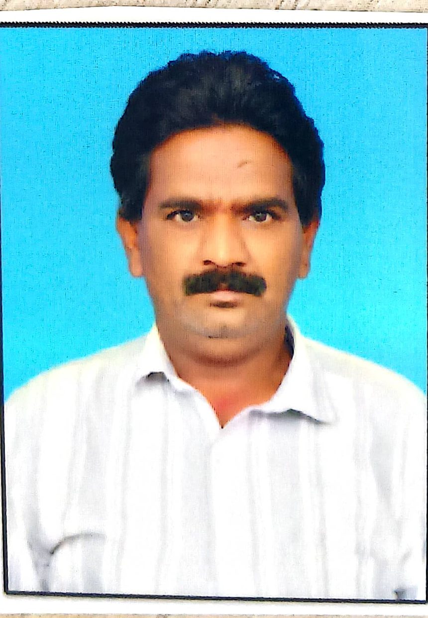 ಡಿ.ದೇವರಾಜ ಅರಸು ಹಿಂದುಳಿದ ವರ್ಗಗಳ ಅಭಿವೃದ್ಧಿ ನಿಗಮ: ಅರ್ಜಿ ಸಲ್ಲಿಕೆ ಅವಧಿ ವಿಸ್ತರಣೆPM (22 minutes ago) to hasiru  ಡಿ.ದೇವರಾಜ ಅರಸು ಹಿಂದುಳಿದ ವರ್ಗಗಳ ಅಭಿವೃದ್ಧಿ ನಿಗಮ: ಅರ್ಜಿ ಸಲ್ಲಿಕೆ ಅವಧಿ ವಿಸ್ತರಣೆ ಬಳ್ಳಾರಿ,ಮಾ11, ಜಿಲ್ಲಾ ಡಿ.ದೇವರಾಜ ಅರಸು ಹಿಂದುಳಿದ ವರ್ಗಗಳ ಅಭಿವೃದ್ಧಿ ನಿಗಮದಿಂದ 2025-26ನೇ ಸಾಲಿಗೆ ಆಹಾರ ವಾಹಿನಿ (ಆಹಾರ ಕಿಯೋಸ್ಕ್) ಯೋಜನೆಯಡಿ ಸಾಲ-ಸೌಲಭ್ಯ ಪಡೆಯಲು ಆನ್‌ಲೈನ್ ಮೂಲಕ ಈಗಾಗಲೇ ಅರ್ಜಿ ಆಹ್ವಾನಿಸಲಾಗಿದ್ದು, ಅರ್ಜಿ ಸಲ್ಲಿಕೆಯ ಅವಧಿಯನ್ನು ಮಾ.20 ರ ವರೆಗೆ ವಿಸ್ತರಿಸಲಾಗಿದೆ. ಆಹಾರ ವಾಹಿನಿ (ಆಹಾರ ಕಿಯೋಸ್ಕ್) ಯೋಜನೆಯಡಿ ಸ್ಥಳಾಂತರಿಸಬಹುದಾದ ತಿಂಡಿ ಮಳಿಗೆಗಳನ್ನು ನಾಲ್ಕು ಚಕ್ರಗಳ ಇವಿ-ಗೂಡ್ಸ್ ವಾಹನಗಳನ್ನು ಅಗತ್ಯಕ್ಕೆ ತಕ್ಕಂತೆ ನವೀಕರಿಸಿ ಫಲಾನುಭವಿಗಳಿಗೆ ವಿತರಿಸುವ ಯೋಜನೆಯಾಗಿದೆ. ನಿಗಮದಿಂದ ವಾಹನ ಖರೀದಿಗೆ ರೂ.03 ಲಕ್ಷಗಳ ಸಹಾಯಧನ ಬಿಡುಗಡೆ ಮಾಡಲಾಗುವುದು. ಉಳಿಕೆ ಮೊತ್ತವನ್ನು ಬ್ಯಾಂಕ್ ಗಳು, ಹಣಕಾಸು ಸಂಸ್ಥೆಗಳಿAದ ಸಾಲ ಪಡೆಯಬಹುದಾಗಿದೆ. ಬಳ್ಳಾರಿ ನಗರ ಕ್ಷೇತ್ರದ ಹಿಂದುಳಿದ ವರ್ಗಗಳ ಅಭ್ಯರ್ಥಿಗಳು ಮಾತ್ರ ಅರ್ಜಿ ಸಲ್ಲಿಸಬಹುದಾಗಿದೆ. ಸೌಲಭ್ಯ ಪಡೆಯ ಬಯಸುವವರು ಹಿಂದುಳಿದ ವರ್ಗಗಳ ಪ್ರವರ್ಗ-(2ಎ) ಗೆ ಸೇರಿದವರಾಗಿರಬೇಕು. ಕುಟುಂಬದ ವಾರ್ಷಿಕ ವರಮಾನ ರೂ.03 ಲಕ್ಷಗಳ ಒಳಗಿರಬೇಕು. ಅರ್ಜಿದಾರರ ವಯಸ್ಸು 21 ರಿಂದ 45 ವರ್ಷಗಳ ಒಳಗಿರಬೇಕು. ಈ ಮೇಲ್ಕಂಡ ಎಲ್ಲಾ ಯೋಜನೆಯು ವಿಶ್ವಕರ್ಮ, ಉಪ್ಪಾರ, ಅಂಬಿಗ, ಸವಿತಾ, ಮಡಿವಾಳ, ಅಲೆಮಾರಿ ಮತ್ತು ಅರೆ-ಅಲೆಮಾರಿ ಸಮುದಾಯ, ಒಕ್ಕಲಿಗ, ಲಿಂಗಾಯತ, ಕಾಡುಗೊಲ್ಲ, ಮರಾಠ ಮತ್ತು ಇದರ ಉಪಸಮುದಾಯಗಳು ಹೊರತುಪಡಿಸಿ ಹಿಂದುಳಿದ ವರ್ಗಗಳ ಪ್ರವರ್ಗ-1, 2ಎ, 3ಎ ಮತ್ತು 3ಬಿ ನಲ್ಲಿ ಉಳಿದ ಸಮುದಾಯಗಳಿಗೆ ಅನ್ವಯವಾಗಲಿದೆ. ಅರ್ಜಿ ಸಲ್ಲಿಸುವಾಗ ಅರ್ಜಿದಾರರು ಆಧಾರ್ ಜೋಡಣೆಯಾದ ಹಾಗೂ ಚಾಲ್ತಿಯಲ್ಲಿರುವ ಬ್ಯಾಂಕ್ ಖಾತೆ ಹೊಂದಿರಬೇಕು. ಆಧಾರ್ ಕಾರ್ಡ್ನಲ್ಲಿರುವಂತೆ ಅರ್ಜಿದಾರರ ಹೆಸರು (ಶ್ರೀ/ಶ್ರೀಮತಿ ಕುಮಾರಿ ಮುಂತಾದ ಮಾಹಿತಿಗಳೆಲ್ಲವು) ಇತರೆ ದಾಖಲಾತಿಗಳಾದ ಜಾತಿ ಮತ್ತು ಆದಾಯ ಪ್ರಮಾಣ ಪತ್ರ, ಬ್ಯಾಂಕ್ ಪಾಸ್ ಪುಸ್ತಕದಲ್ಲಿಯೂ ಇದ್ದು ಹೊಂದಾಣಿಕೆಯಾಗಬೇಕು. ಒAದು ಬಾರಿ ನಿಗಮದ ಯಾವುದಾದರೂ ಯೋಜನೆಯಲ್ಲಿ ಪ್ರಯೋಜನ ಪಡೆದಿದ್ದಲ್ಲಿ ಅಂತಹವರು ಹಾಗೂ ಅವರ ಕುಟುಂಬದವರು ಮತ್ತೊಮ್ಮೆ ಸೌಲಭ್ಯ ಕೋರಿ ಅರ್ಜಿ ಸಲ್ಲಿಸಲು ಅರ್ಹರಿರುವುದಿಲ್ಲ. ಅರ್ಜಿಗಳನ್ನು ಸೇವಾಸಿಂಧು ಪೋರ್ಟಲ್ http://sevasindhu.karnataka.gov.in ಮೂಲಕ ಗ್ರಾಮಒನ್, ಬೆಂಗಳೂರು ಒನ್ ಮತ್ತು ಕರ್ನಾಟಕ ಒನ್ ಸೇವಾ ಕೇಂದ್ರಗಳಲ್ಲಿ ಸಲ್ಲಿಸಬಹುದು. ಹೆಚ್ಚಿನ ಮಾಹಿತಿಗಾಗಿ ಬಳ್ಳಾರಿ ಜಿಲ್ಲೆಯ ಜಿಲ್ಲಾ ವ್ಯವಸ್ಥಾಪಕರು, ಡಿ.ದೇವರಾಜು ಅರಸು ಹಿಂದುಳಿದ ವರ್ಗಗಳ ಅಭಿವೃದ್ಧಿ ನಿಗಮ(ನಿ), ನೂತನ ಜಿಲ್ಲಾಡಳಿತ ಭವನ, ಬಿ-ಬ್ಲಾಕ್, 2ನೇ ಮಹಡಿ, ಕೊಠಡಿ ಸಂ.53, ಅನಂತಪುರ ರಸ್ತೆ, ಬಳ್ಳಾರಿ ಅಥವಾ ದೂ.08392-267038 ಗೆ ಸಂಪರ್ಕಿಸಬಹುದು ಅಥವಾ ನಿಗಮದ ಸಹಾಯವಾಣಿ ಸಂಖ್ಯೆ 080-22374832 ಮತ್ತು ಮೊ.8050770004, 8050770005 ಗೆ ಸಂಪರ್ಕಿಸಬಹುದು ಎಂದು ಡಿ.ದೇವರಾಜು ಅರಸು ಹಿಂದುಳಿದ ವರ್ಗಗಳ ಅಭಿವೃದ್ಧಿ ನಿಗಮ(ನಿ)ದ ಜಿಲ್ಲಾ ವ್ಯವಸ್ಥಾಪಕ ಟಿ.ಹೊನ್ನುರಪ್ಪ ಅವರು ಪ್ರಕಟಣೆಯಲ್ಲಿ ತಿಳಿಸಿದ್ದಾರೆ.