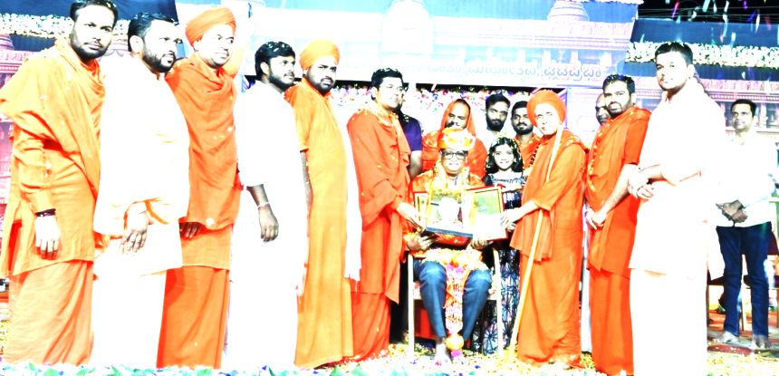 ಕಾಣದ ಕೈಗಳು ವೀರಶೈವ ಸಮಾಜವನ್ನು ಒಡೆಯುವ ಪ್ರಯತ್ನ ಮಾಡುತ್ತಾ ಬರುತ್ತೀವೆ : ಶ್ರೀಕಂಠ ಚೌಕಿಮಠ