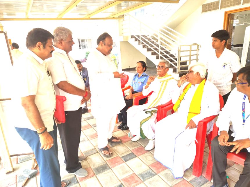 ಬಳ್ಳಾರಿ ಸಿರುಗುಪ್ಪ ಸಿಂಧನೂರ್ ರೈಲ್ವೆ ಮಾರ್ಗಕ್ಕಾಗಿ ಸಿಂಧನೂರಿನಲ್ಲಿ ಸಭೆ