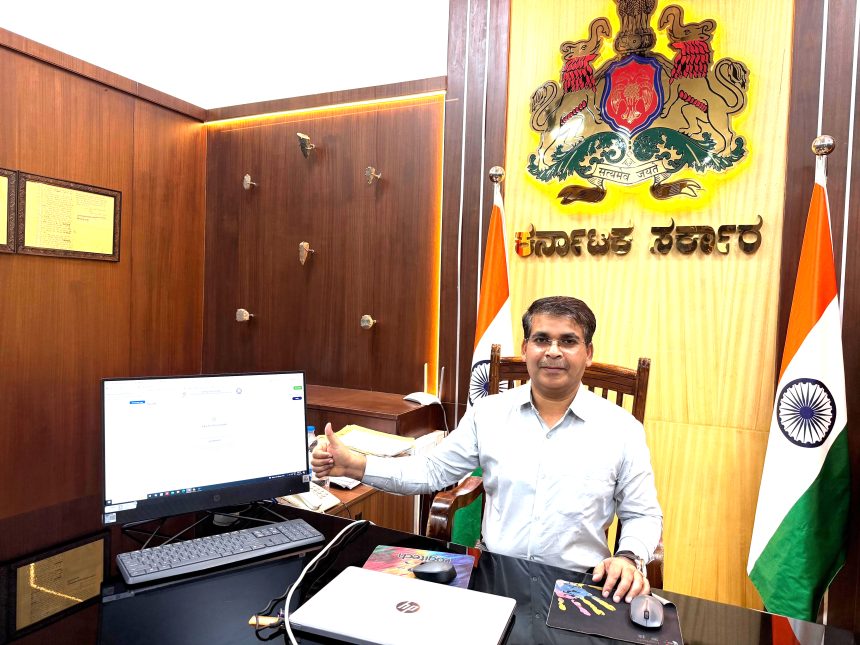 ಸ್ವಯಂ ಗಣತಿ: ಮಾಹಿತಿ ದಾಖಲಿಸಿದ ಅಪರ ಜಿಲ್ಲಾಧಿಕಾರಿ ಮಹಮ್ಮದ್ ಎನ್.ಝುಬೇರ್