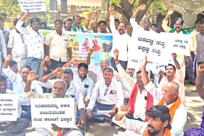 ಮೂರ್ತಿ ಪ್ರತಿಷ್ಠಾಪನೆಗೆ ಒತ್ತಾಯಿಸಿ ಪ್ರತಿಭಟನಾ ಮೆರವಣಿಗೆ