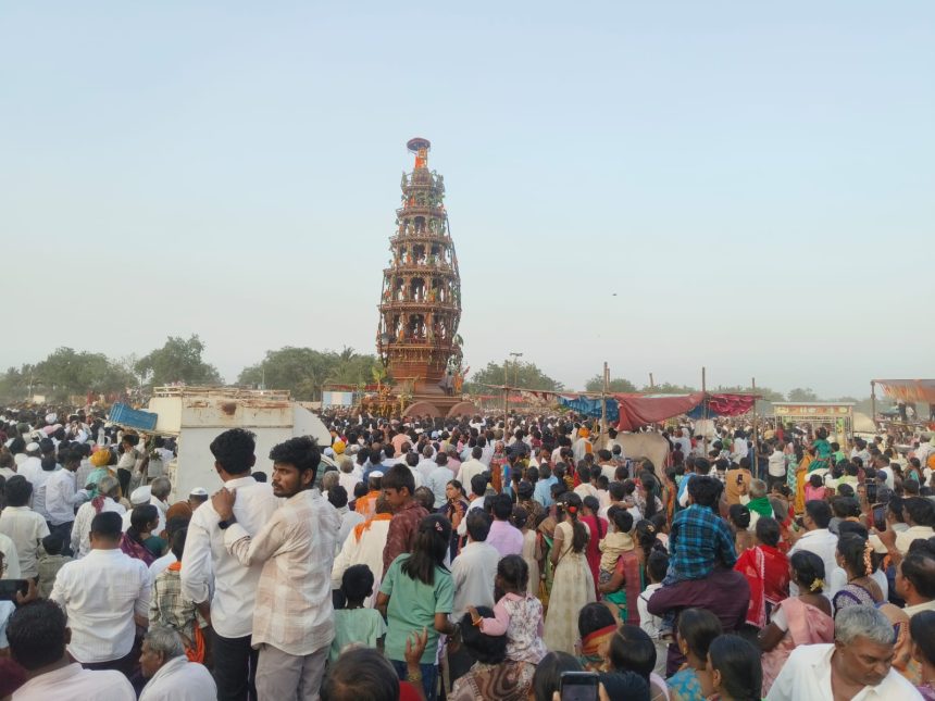 ಸಹಸ್ರಾರು ಭಕ್ತರ ಜಯಘೋಷ : ಸಂಭ್ರಮದಿಂದ ನೇರವೇರಿದ ಲಚ್ಯಾಣ ಶ್ರೀ ಶಂಕರಲಿಂಗಶ್ವರ ಮಹಾ ರಥೋತ್ಸವ ಸಹಸ್ರಾರು ಭಕ್ತರ ಜಯಘೋಷ : ಸಂಭ್ರಮದಿಂದ ನೇರವೇರಿದ ಲಚ್ಯಾಣ ಶ್ರೀ ಶಂಕರಲಿಂಗಶ್ವರ ಮಹಾ ರಥೋತ್ಸವ
