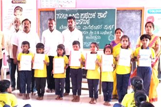 ದಾಸನಾಳ ಕೆ.ಎಚ್.ಪಿ.ಎಸ್ ಶಾಲೆಯಲ್ಲಿ ಮಕ್ಕಳಿಗೆ ಉಚಿತ ಅಭ್ಯಾಸ ಪುಸ್ತಕ ವಿತರಣೆ ? ಬಿಇಓ ಎ ಎ ಖಾಜಿ ಶ್ಯಾಘನಿಯ