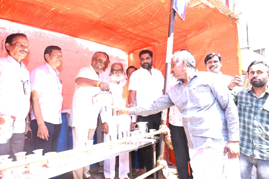 ಬ್ರೂಸ್ ಪೇಟೆ ಸರ್ಕಲ್ ನಲ್ಲಿ ಮಜ್ಜಿಗೆ ವಿತರಣೆ