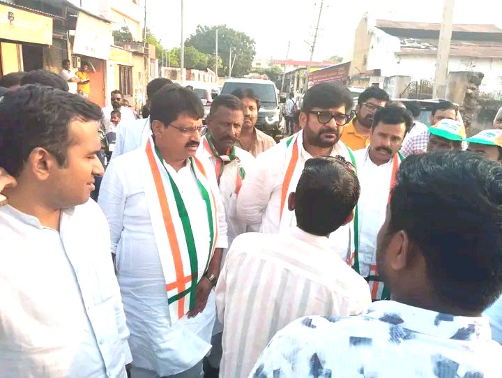 ಶಾಸಕರಾದ ಬಾಬಾಸಾಹೇಬ ಪಾಟೀಲ, ವಿನಯ ಕುಲಕರ್ಣಿ ಭರ್ಜರಿ ಪ್ರಚಾರ. ಶಾಸಕರಾದ ಬಾಬಾಸಾಹೇಬ ಪಾಟೀಲ, ವಿನಯ ಕುಲಕರ್ಣಿ ಭರ್ಜರಿ ಪ್ರಚಾರ.