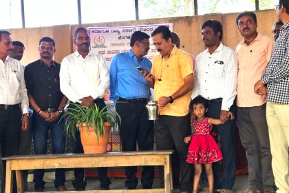 ಸರ್ಕಾರಿ ನೌಕರರು ವಾರಕ್ಕೊಮ್ಮೆಯಾದರೂ ಖಾದಿ ಧರಿಸಿ – ತಹಶೀಲ್ದಾರ್ ಸಿದ್ದರಾಯ ಬೋಸಗಿ ಕರೆ