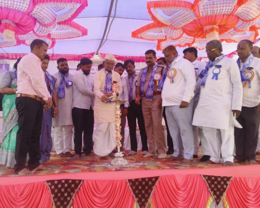 ಅಂಬೆಡ್ಕರವರ ತತ್ವಾದರ್ಶಗಳನ್ನು ನಮ್ಮ ಜೀವನದಲ್ಲಿ ಅಳವಡಿಸಿಕೊಳ್ಳಬೇಕು :ಗುರುಸ್ವಾಮಿ ಅಂಬೆಡ್ಕರವರ ತತ್ವಾದರ್ಶಗಳನ್ನು ನಮ್ಮ ಜೀವನದಲ್ಲಿ ಅಳವಡಿಸಿಕೊಳ್ಳಬೇಕು :ಗುರುಸ್ವಾಮಿ