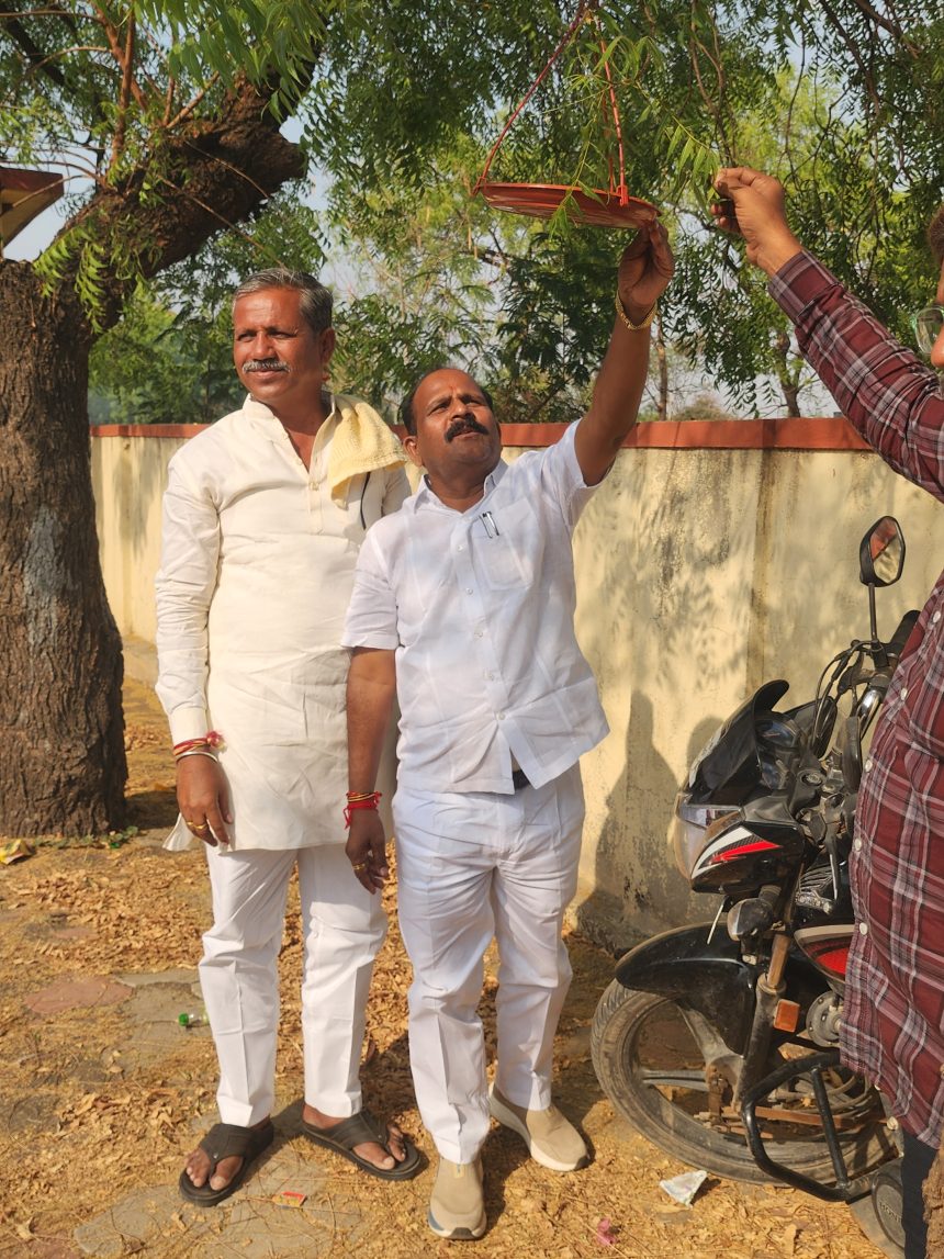 ಪ್ರಾಣಿ ಪಕ್ಷಿಗಳಿಗೆ ನಿರುಣಿಸಲು ಪ್ರತಿ ಗ್ರಾಮಗಲ್ಲಿ ನೀರಿನ ತೊಟ್ಟಿ ನಿರ್ಮಾಣ ಸಂತೋಷದ ವಿಷಯ : ತಳವಾರ ಪ್ರಾಣಿ ಪಕ್ಷಿಗಳಿಗೆ ನಿರುಣಿಸಲು ಪ್ರತಿ ಗ್ರಾಮಗಲ್ಲಿ ನೀರಿನ ತೊಟ್ಟಿ ನಿರ್ಮಾಣ ಸಂತೋಷದ ವಿಷಯ : ತಳವಾರ