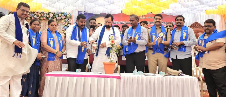 ಡಾ. ಭೀಮರಾವ್ ಅಂಬೇಡ್ಕರ್ ಶ್ರೇಷ್ಠ ನಾಯಕರು: ಲಕ್ಷ್ಮಣ ಸವದಿ ಅಭಿಮತ ಡಾ. ಭೀಮರಾವ್ ಅಂಬೇಡ್ಕರ್ ಶ್ರೇಷ್ಠ ನಾಯಕರು: ಲಕ್ಷ್ಮಣ ಸವದಿ ಅಭಿಮತ