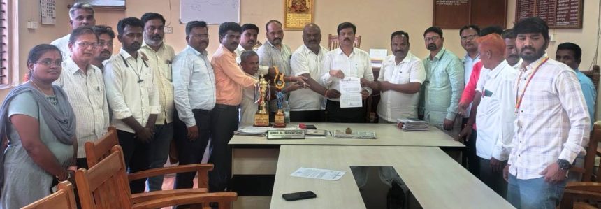 ಬಿಸಿಲಿನ ತಾಪ ಹೆಚ್ಚಳ : ಕಛೇರಿ ಅವಧಿಯನ್ನು ಬದಲಾವಣೆ ಮಾಡಲು ಆಗ್ರಹಿಸಿ ಮನವಿ