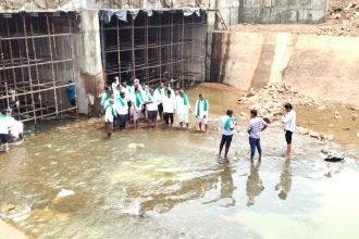 ಘಟಪ್ರಭಾ ಎಡದಂಡೆ ಕಾಲುವೆಗೆ ನೀರು ಬಿಡಲು ಆಗ್ರಹಿಸಿ ರೈತರ ಪ್ರತಿಭಟನೆ