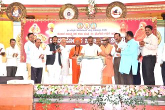 ಸುತಾರ ಸಾಂಸ್ಕೃತಿಕ ಕಲಾ ಸಂಘದ ದಶಮಾನೋತ್ಸವ  ರಚನಾತ್ಮಕ ಸಮಾಜ ಕಟ್ಟುವಲ್ಲಿ ಜನಪದ ಕಲೆಯ ಪಾತ್ರ ಹಿರಿದು: ಡಾ. ಸಿದ್ದರಾಮ ಸ್ವಾಮೀಜಿ