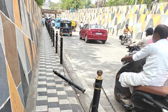 ಕಿತ್ತು ಹೋದ ಗೂಟಗಳು, ತುಂಡಾದ ಸರಪಳಿ                   