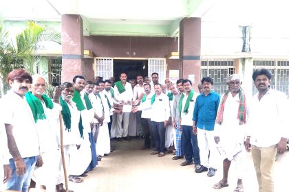 ಒಂದು ಕಡೆ ಬೆಣ್ಣೆ ಇನ್ನೊಂದು ಕಡೆ ಸುಣ್ಣ ರಸ್ತೆ ಅಗಲೀಕರಣದಲ್ಲಿ ಬಾರಿ ಮೋಸ.ದೇವಪ್ಪ ಸೋಬಾನದ 