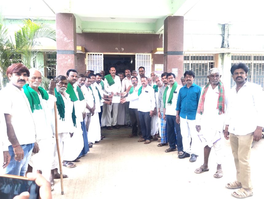 ಒಂದು ಕಡೆ ಬೆಣ್ಣೆ ಇನ್ನೊಂದು ಕಡೆ ಸುಣ್ಣ ರಸ್ತೆ ಅಗಲೀಕರಣದಲ್ಲಿ ಬಾರಿ ಮೋಸ.ದೇವಪ್ಪ ಸೋಬಾನದ 