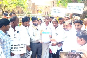 ಅರಿವಿನ  ಗವಿಯಲ್ಲಿ ಹಡಪದ ಅಪ್ಪಣ್ಣ ಮೂರ್ತಿಯನ್ನು ಪುನಃ ಸ್ಥಾಪಿಸಿ : ಹೆಚ್  ಶಿಕುಮಾರ್ ಆಗ್ರಹ 