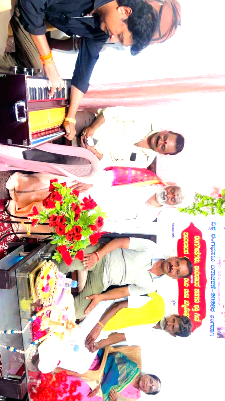 ಜನಮನ ರಂಜಿಸಿದ ರಂಗಗೀತೆಗಳು, ಬಯಲಾಟದ ಸ್ತ್ರೀ ಪಾತ್ರದಾರಿ ಸನ್ನಿವೇಶಗಳು