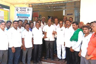 ಸ್ಮಶಾನ ಭೂಮಿ ಒತ್ತುವರಿ ತೆರವುಗೊಳಿಸುವಂತೆ ಆಗ್ರಹಿಸಿ ಪ್ರತಿಭಟನೆ