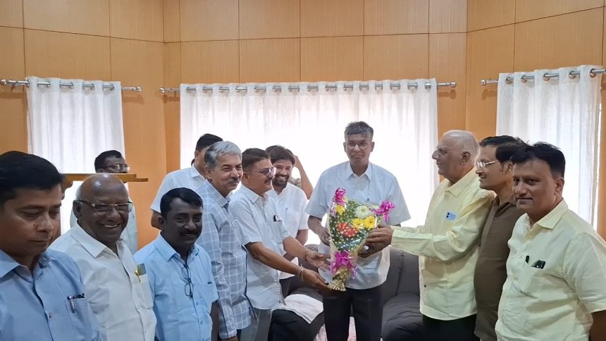 ಗ್ಯಾರಂಟಿ ಯೋಜನೆಗಳಿಂದ ಯಾವುದೇ ಅಭಿವೃದ್ಧಿ ಕಾರ್ಯಗಳು ನಿಂತಿಲ್ಲ : ಸತೀಶ್ ಜಾರಕಿಹೋಳಿ ಗ್ಯಾರಂಟಿ ಯೋಜನೆಗಳಿಂದ ಯಾವುದೇ ಅಭಿವೃದ್ಧಿ ಕಾರ್ಯಗಳು ನಿಂತಿಲ್ಲ : ಸತೀಶ್ ಜಾರಕಿಹೋಳಿ